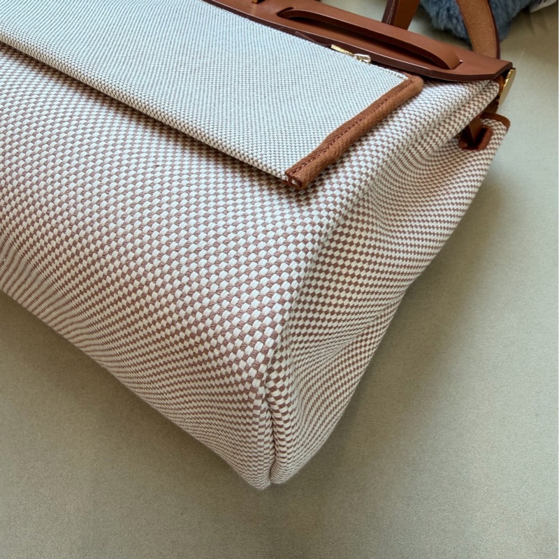 愛馬仕/hermes金棕華夫格帆布金扣Herbag31 鑰匙鎖 票,原始成色好。-7