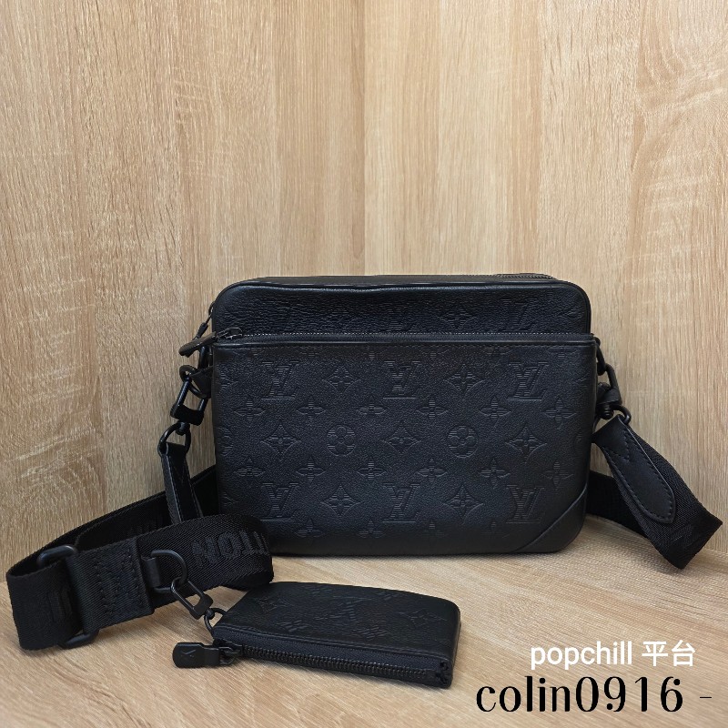 [超有型個性款🥰現省3萬] LV黑牛皮壓紋黑釦Trio三合一肩斜背包-0