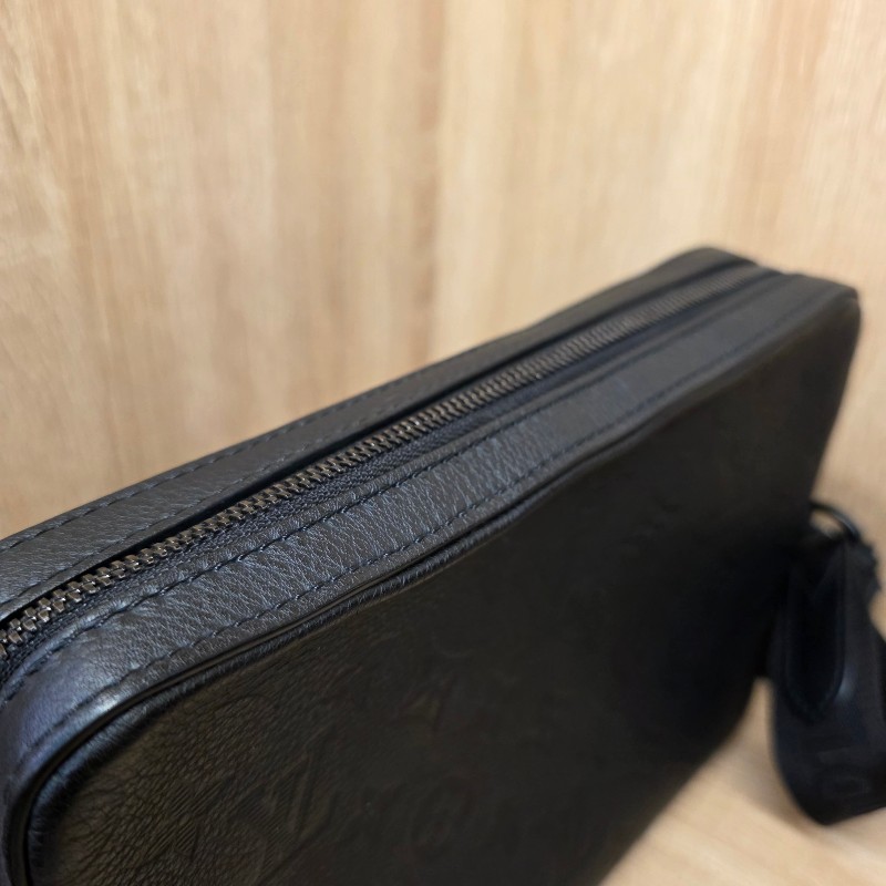 [超有型個性款🥰現省3萬] LV黑牛皮壓紋黑釦Trio三合一肩斜背包-5