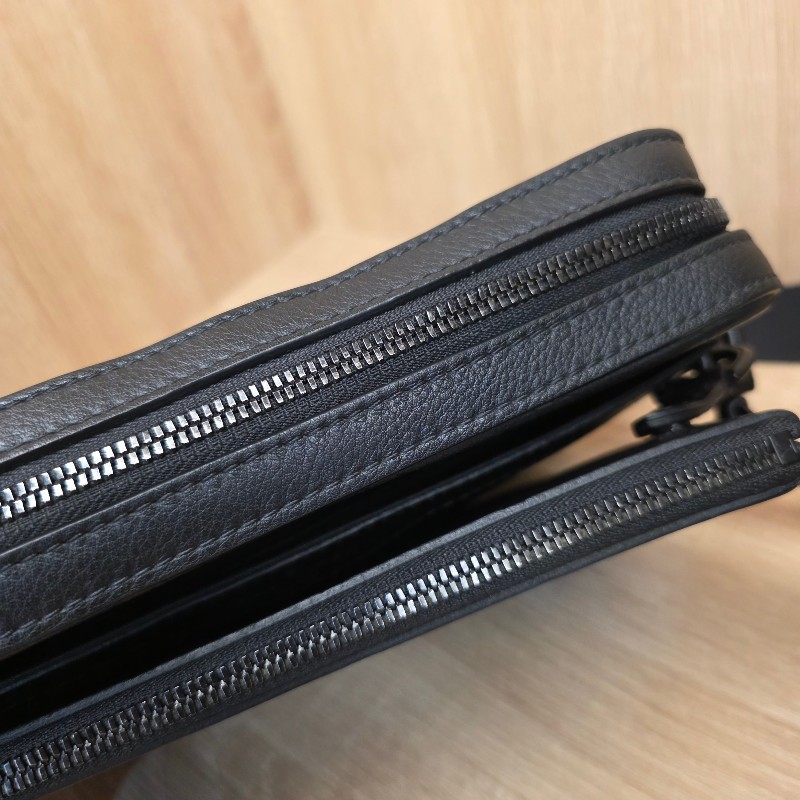 [超有型個性款🥰現省3萬] LV黑牛皮壓紋黑釦Trio三合一肩斜背包-6