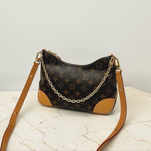 莉亞精品♡LV M45832 老花牛角包 二手
