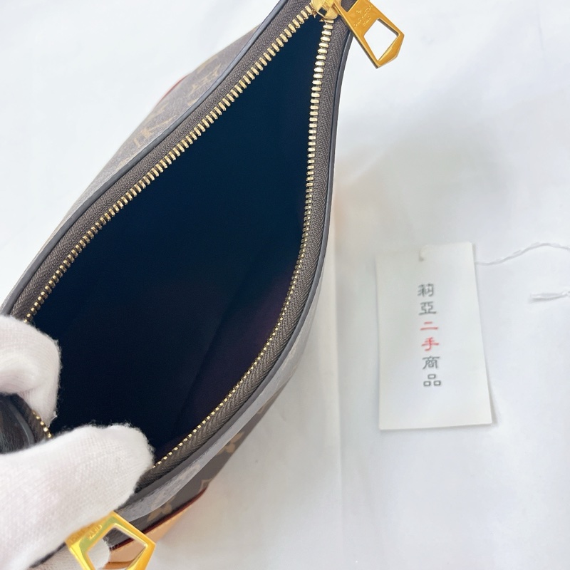 莉亞精品♡LV M45832 老花牛角包 二手-12