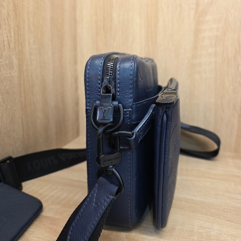 [夯款🥰現省3.5萬] LV深藍牛皮壓紋黑釦Trio三合一肩斜背包-2