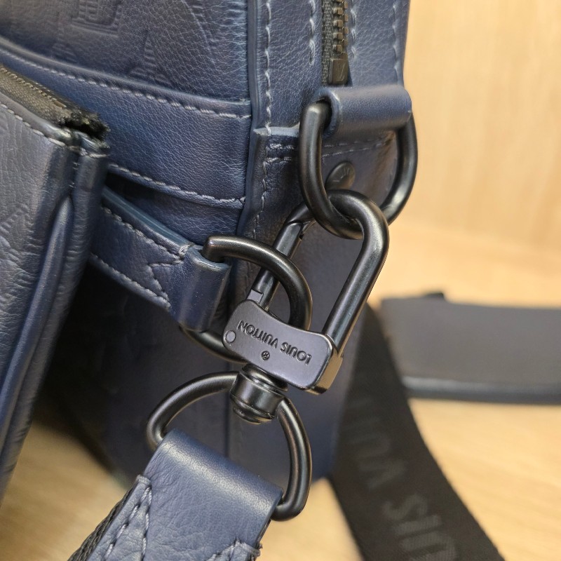 [夯款🥰現省3.5萬] LV深藍牛皮壓紋黑釦Trio三合一肩斜背包-7