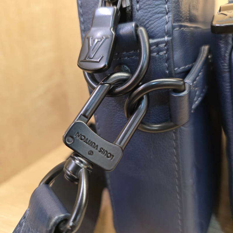[夯款🥰現省3.5萬] LV深藍牛皮壓紋黑釦Trio三合一肩斜背包-13