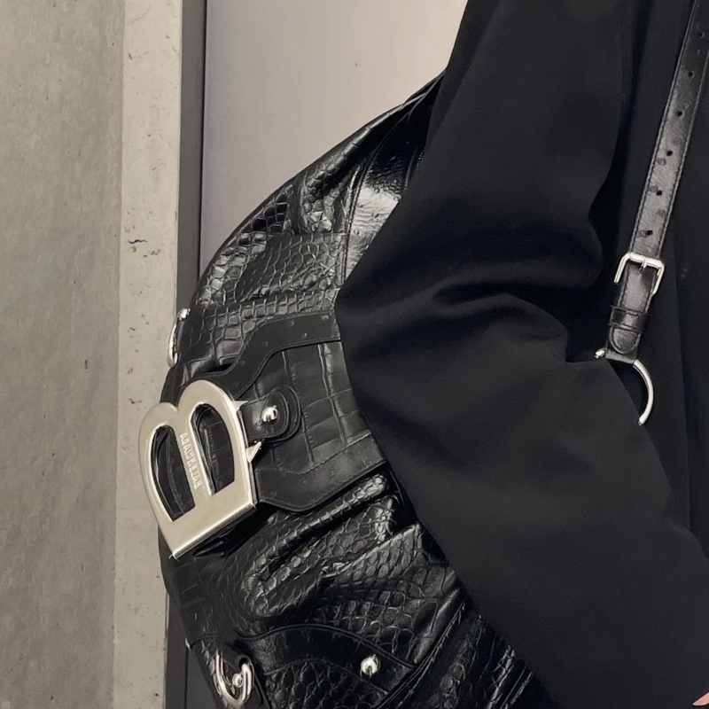 Balenciaga Essex Hobo Bag-2