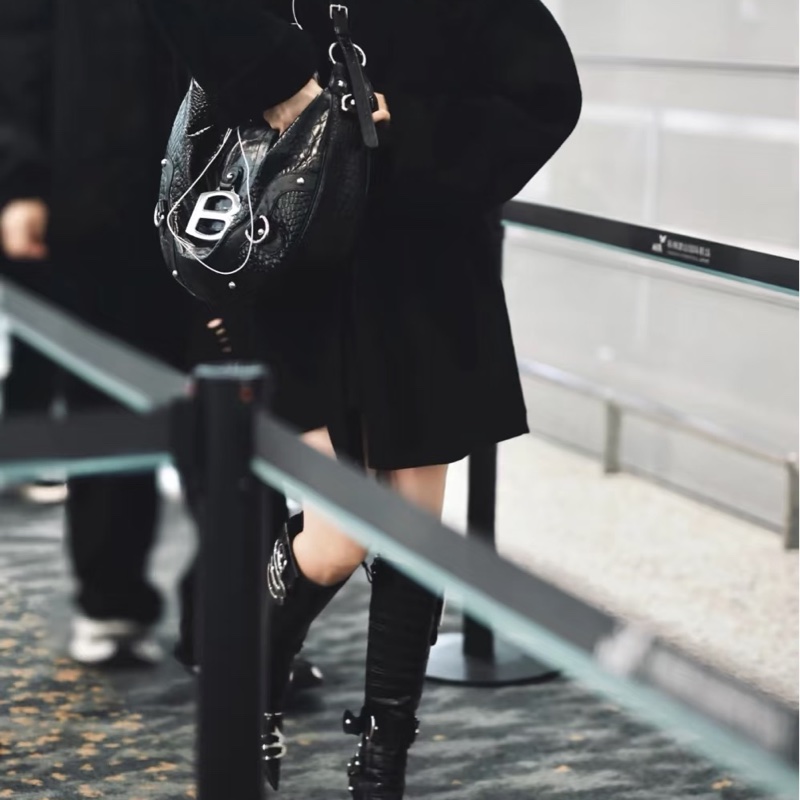 Balenciaga Essex Hobo Bag-3