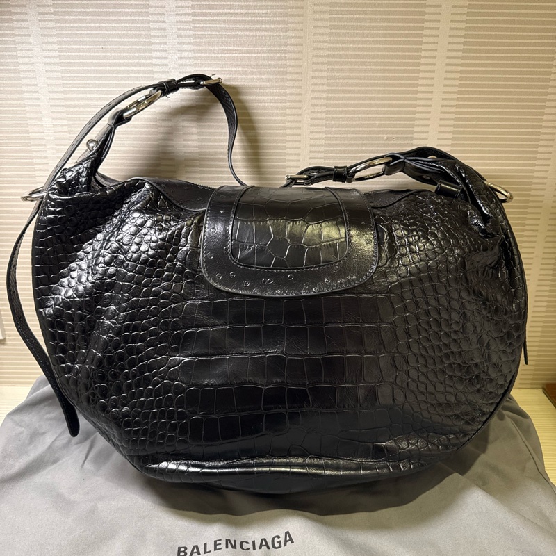 Balenciaga Essex Hobo Bag-6