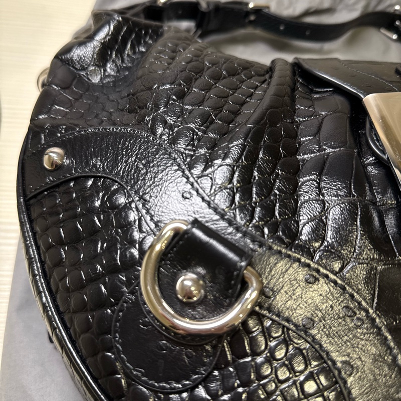 Balenciaga Essex Hobo Bag-12