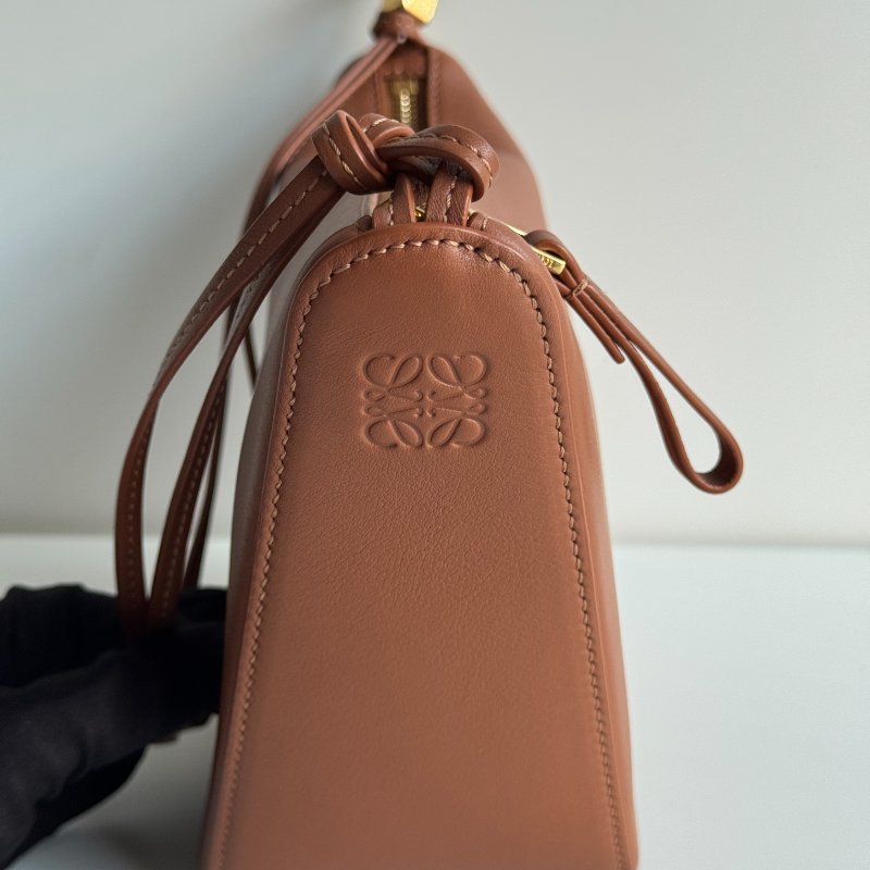 LOEWE Hammock Hobo 棕-8