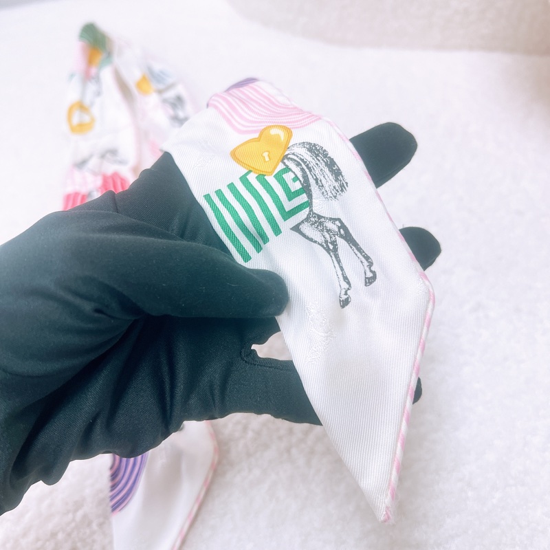 Hermes garde-robe pop 白色包包絲巾-4