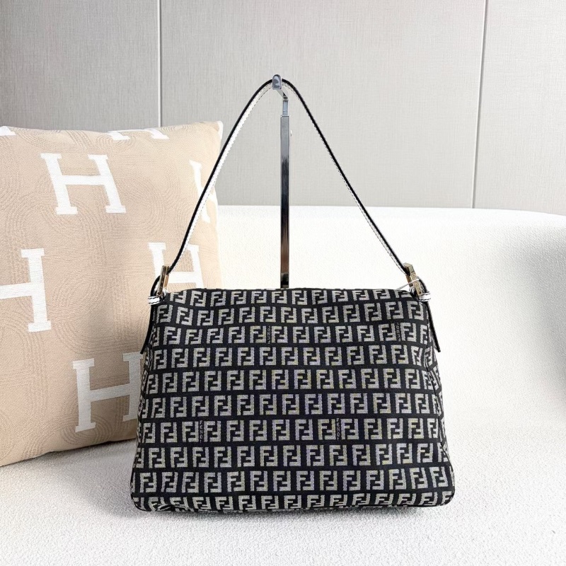 Fendi老花帆布腋下包  29*20*12 98新配件保卡 塵袋-8