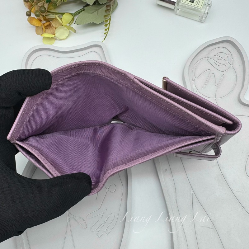 Salvatore Ferragamo Gancini 扣式粉紫色短夾-8