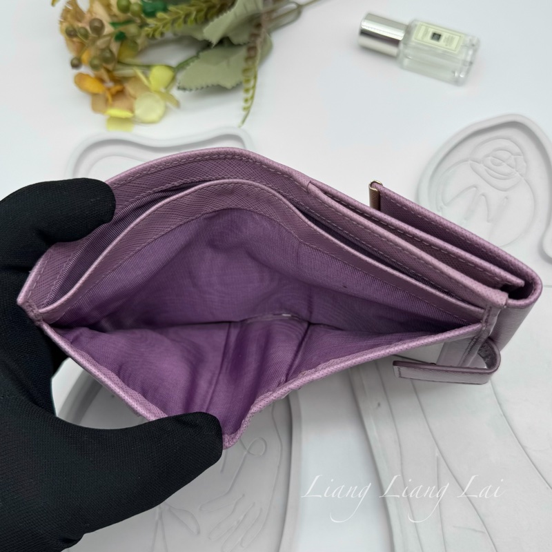 Salvatore Ferragamo Gancini 扣式粉紫色短夾-9