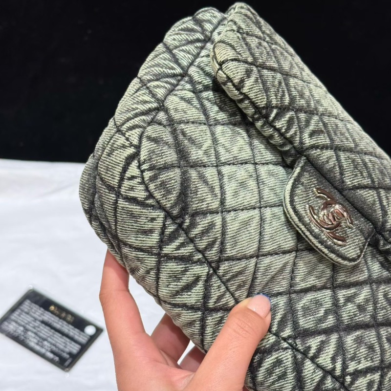 Chanel 漸變綠丹寧方胖子 20*16cm 99新配件保卡塵袋-4