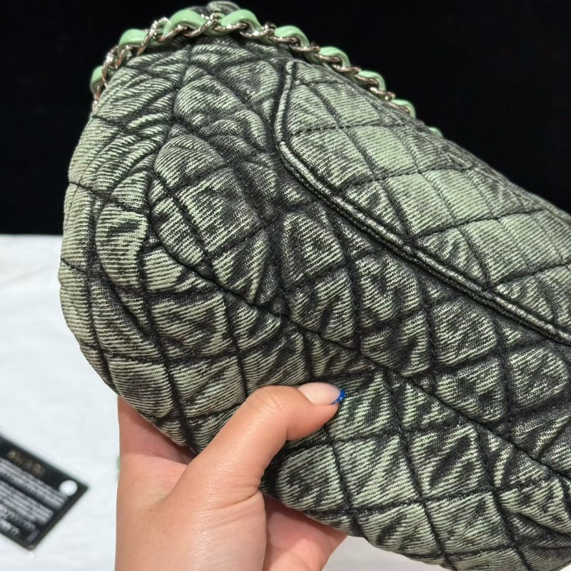 Chanel 漸變綠丹寧方胖子 20*16cm 99新配件保卡塵袋-6