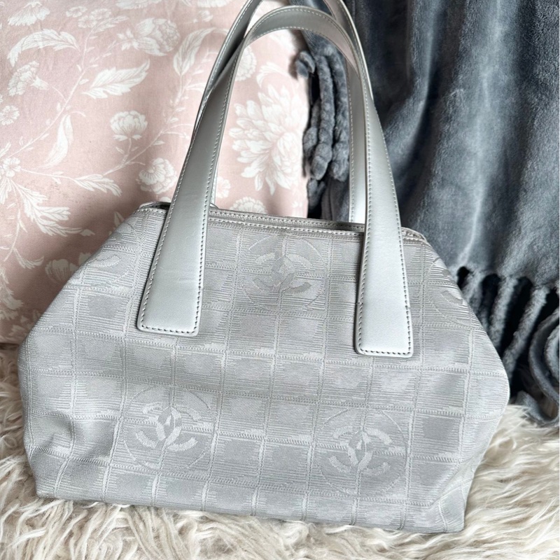 香奈兒 中古包 冰格 銀色手提托特包 黑銀 皮革包 二手古董包 腋下包 小包 古董 中古二手Chanel bag silver travel line bag-4