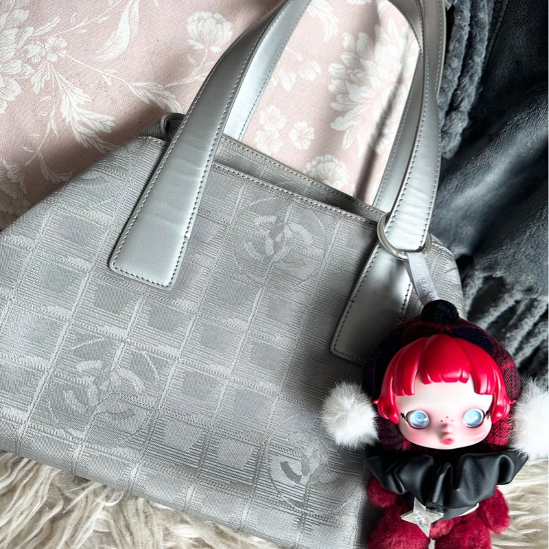 香奈兒 中古包 冰格 銀色手提托特包 黑銀 皮革包 二手古董包 腋下包 小包 古董 中古二手Chanel bag silver travel line bag-9