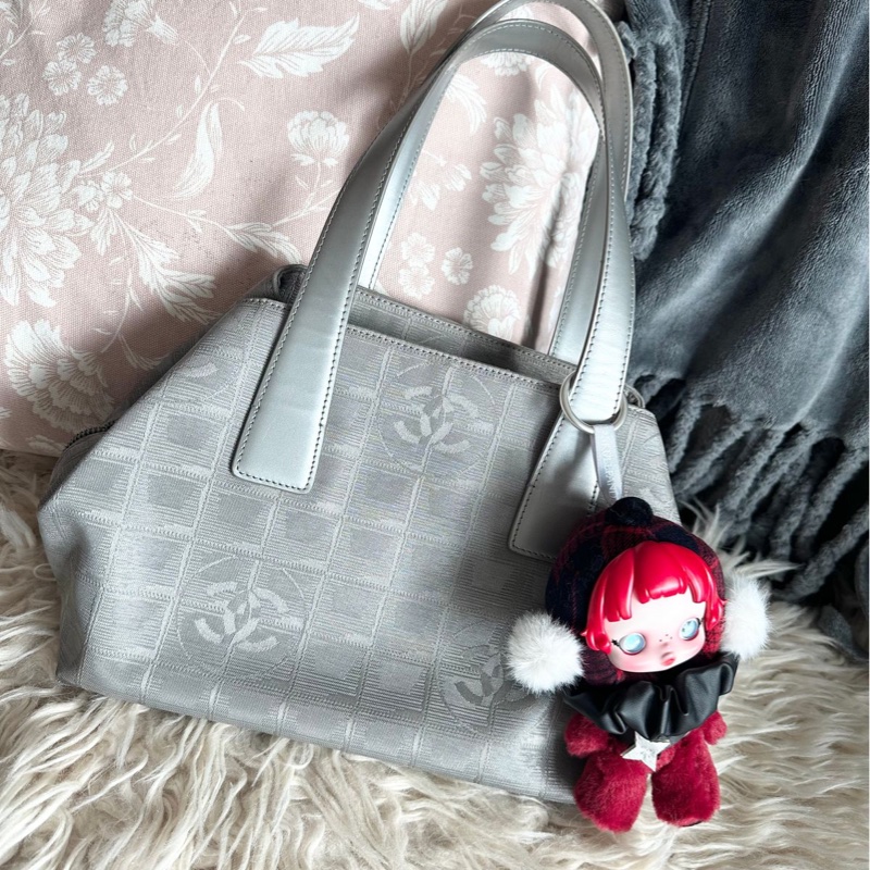 香奈兒 中古包 冰格 銀色手提托特包 黑銀 皮革包 二手古董包 腋下包 小包 古董 中古二手Chanel bag silver travel line bag-10