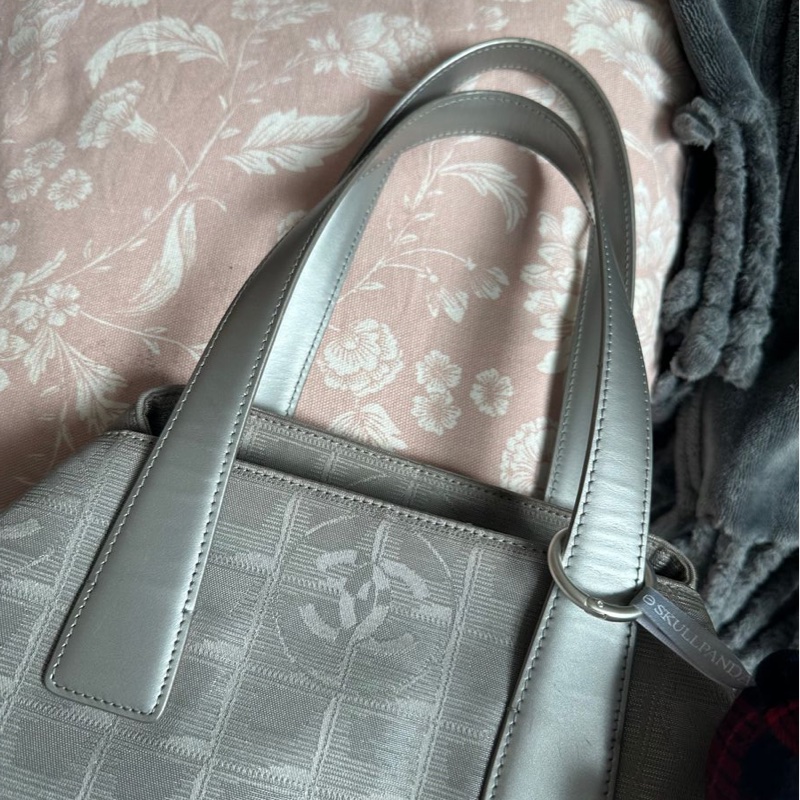 香奈兒 中古包 冰格 銀色手提托特包 黑銀 皮革包 二手古董包 腋下包 小包 古董 中古二手Chanel bag silver travel line bag-13