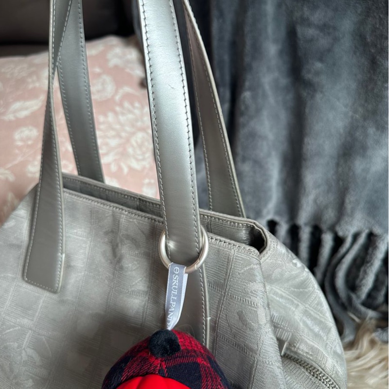 香奈兒 中古包 冰格 銀色手提托特包 黑銀 皮革包 二手古董包 腋下包 小包 古董 中古二手Chanel bag silver travel line bag-14