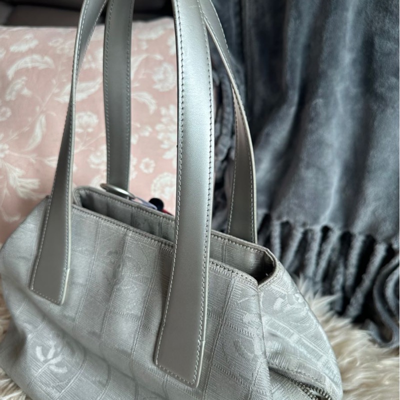 香奈兒 中古包 冰格 銀色手提托特包 黑銀 皮革包 二手古董包 腋下包 小包 古董 中古二手Chanel bag silver travel line bag-18