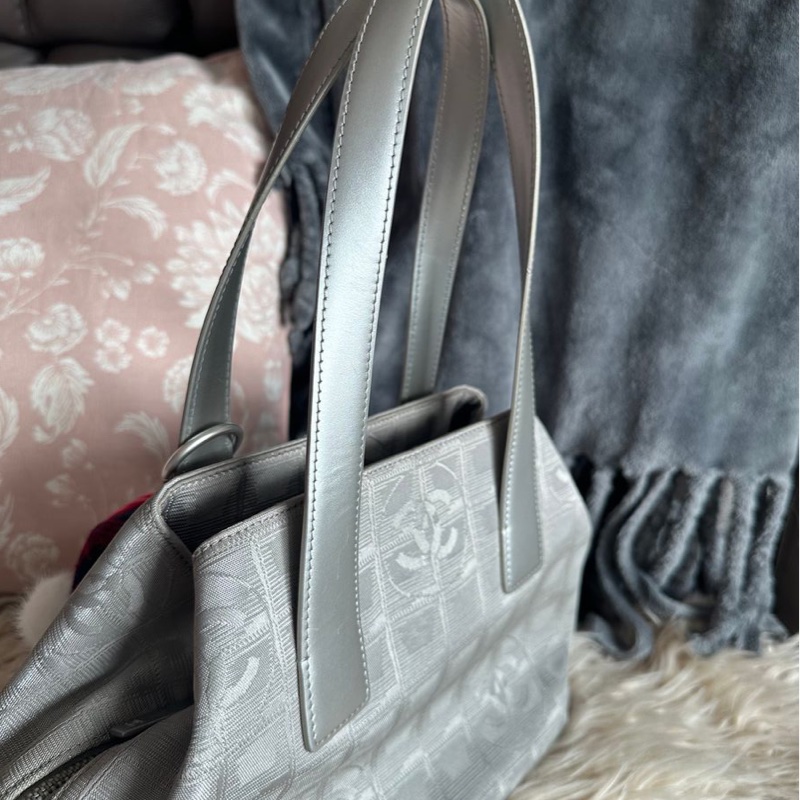 香奈兒 中古包 冰格 銀色手提托特包 黑銀 皮革包 二手古董包 腋下包 小包 古董 中古二手Chanel bag silver travel line bag-19