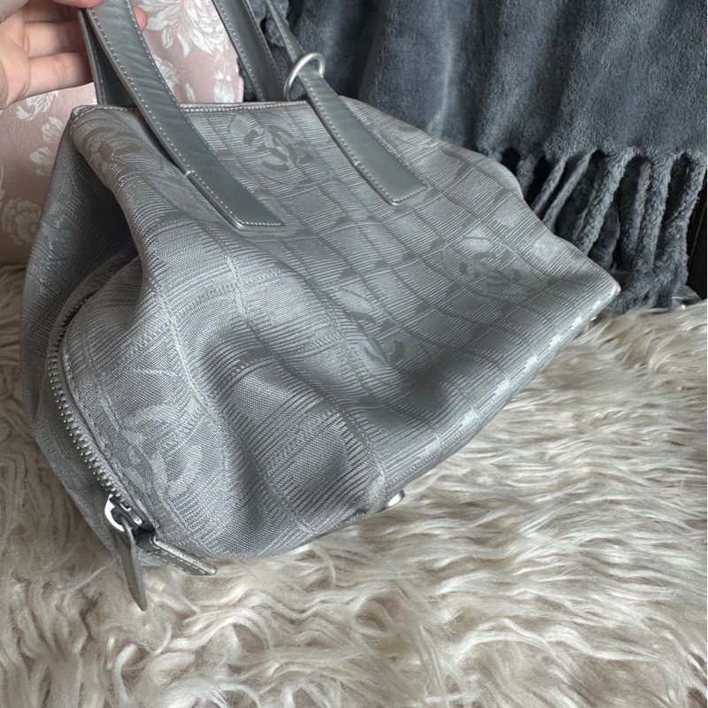 香奈兒 中古包 冰格 銀色手提托特包 黑銀 皮革包 二手古董包 腋下包 小包 古董 中古二手Chanel bag silver travel line bag-23