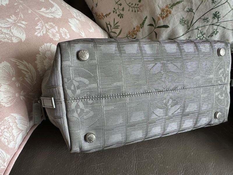 香奈兒 中古包 冰格 銀色手提托特包 黑銀 皮革包 二手古董包 腋下包 小包 古董 中古二手Chanel bag silver travel line bag-28