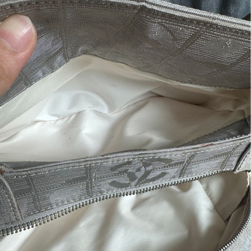 香奈兒 中古包 冰格 銀色手提托特包 黑銀 皮革包 二手古董包 腋下包 小包 古董 中古二手Chanel bag silver travel line bag-31