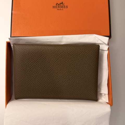 Hermes Calvi 愛馬仕卡夾 大象灰(拍照燈光會有一些色差）