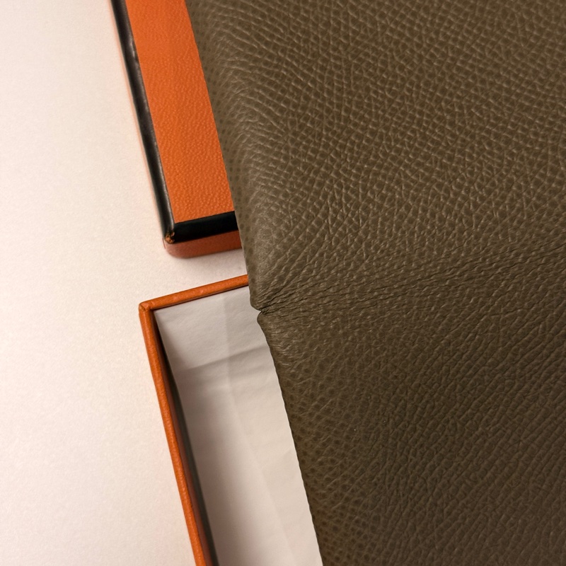 Hermes Calvi 愛馬仕卡夾 大象灰(拍照燈光會有一些色差)-5