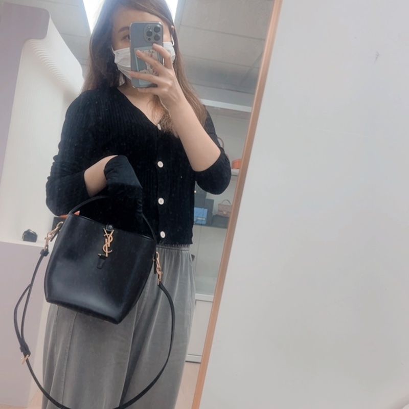 YSL le 37 黑金小號水桶-10