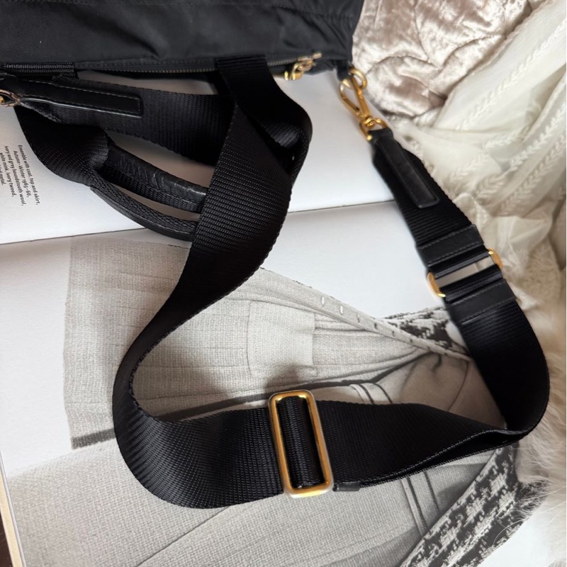 普拉達 包 尼龍斜挎包 包包 黑色 黑色 黑銀 皮革包 二手古董包 古董 中古二手prada Re-Nylon black crossbody bag-24