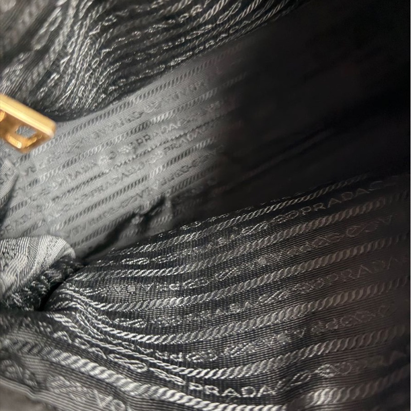 普拉達 包 尼龍斜挎包 包包 黑色 黑色 黑銀 皮革包 二手古董包 古董 中古二手prada Re-Nylon black crossbody bag-26