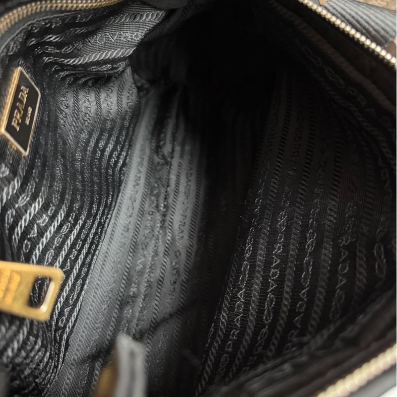 普拉達 包 尼龍斜挎包 包包 黑色 黑色 黑銀 皮革包 二手古董包 古董 中古二手prada Re-Nylon black crossbody bag-27