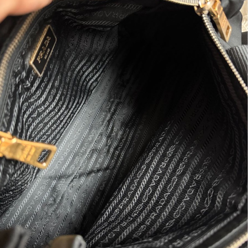 普拉達 包 尼龍斜挎包 包包 黑色 黑色 黑銀 皮革包 二手古董包 古董 中古二手prada Re-Nylon black crossbody bag-30