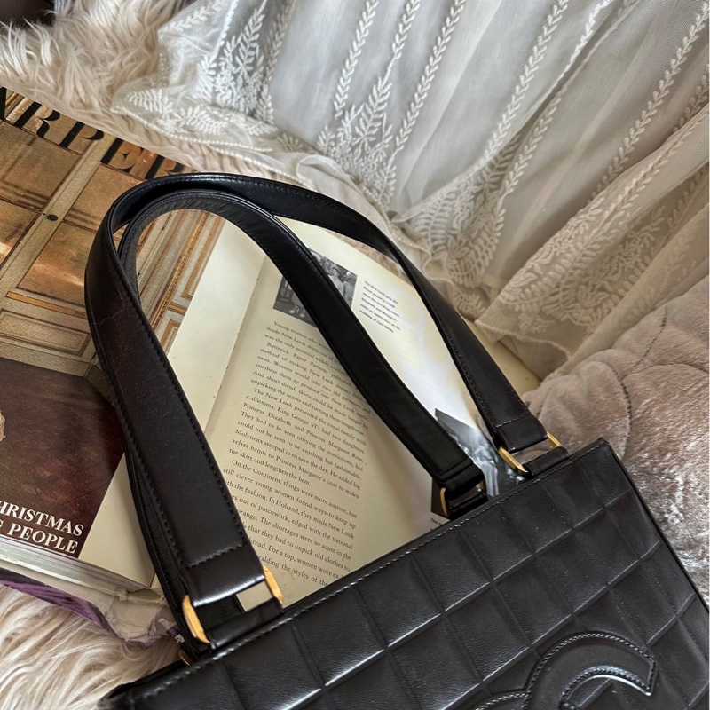 香奈兒包 黑色包 冰格金扣 托特包包 黑色皮革 托特包 包包 皮革包 二手 古董包 古董 中古包 二手 vintage chanel black chocolate bar shoulder bag-14