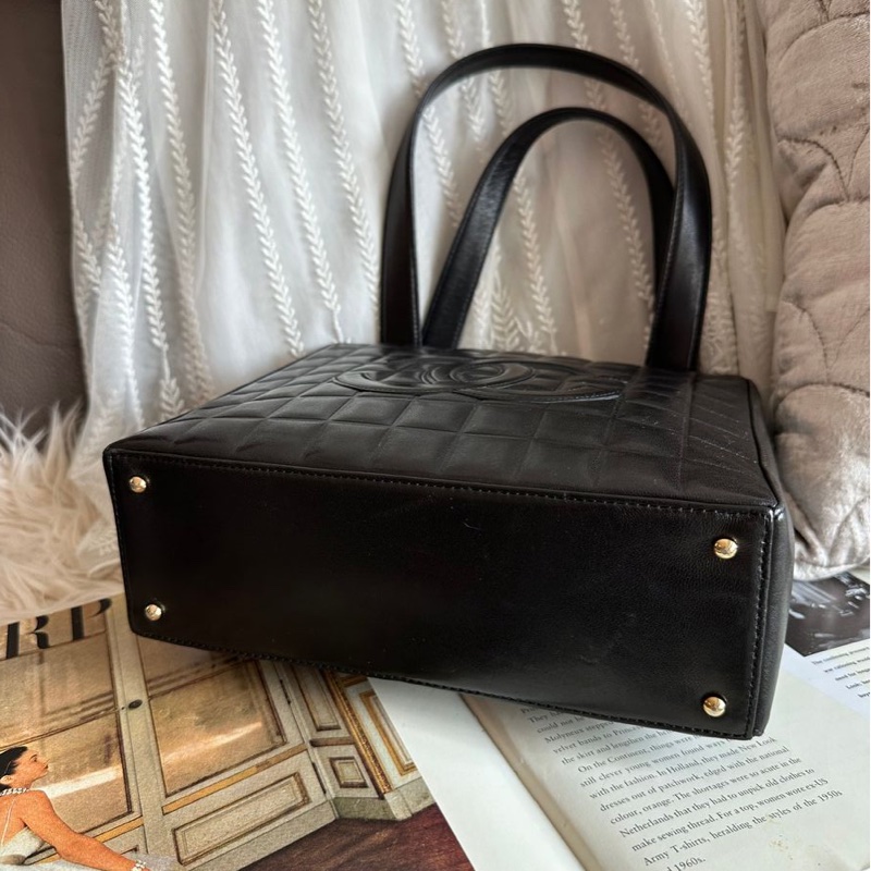 香奈兒包 黑色包 冰格金扣 托特包包 黑色皮革 托特包 包包 皮革包 二手 古董包 古董 中古包 二手 vintage chanel black chocolate bar shoulder bag-19