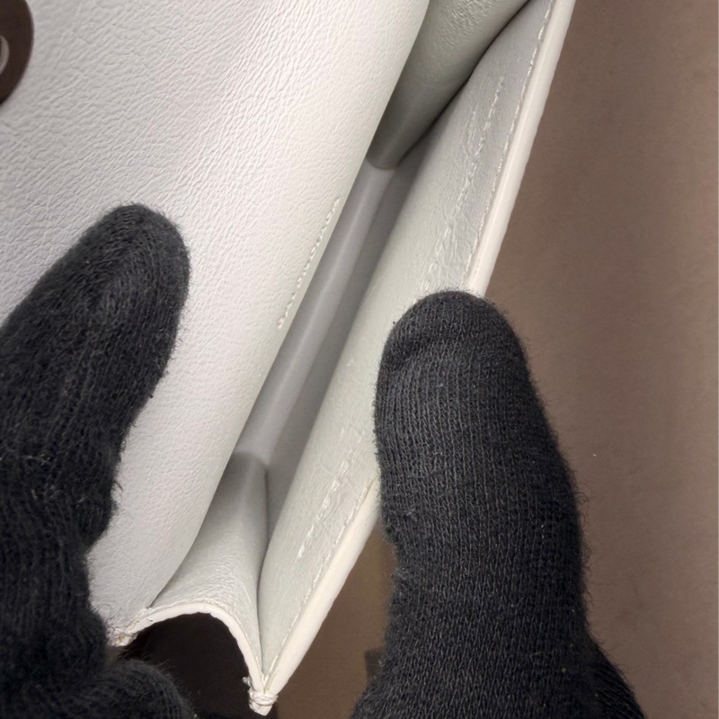 ✨近新閒置 Balenciaga 巴黎世家 黑白翻蓋手機包 肩背/斜背包-5