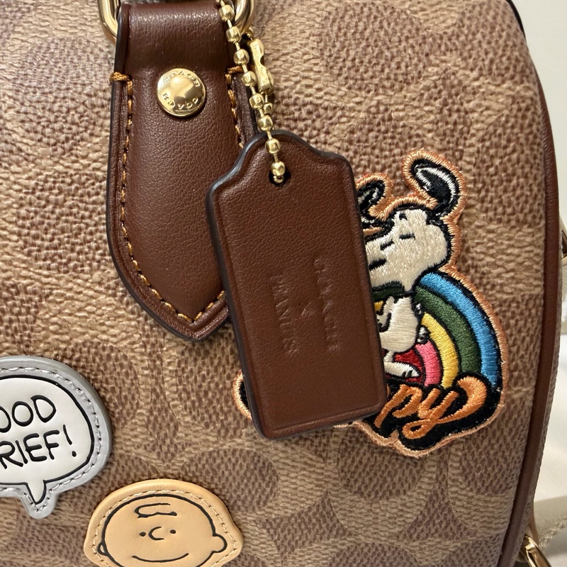 COACH SNOOPY 徽章 貼布 中款 波士頓包 贈LOEWE背帶-2