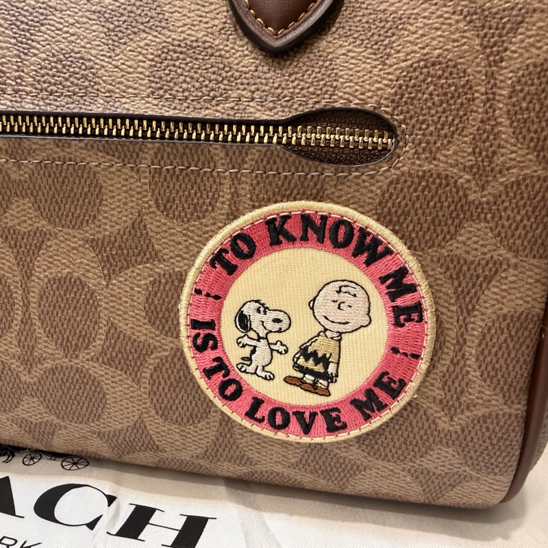 COACH SNOOPY 徽章 貼布 中款 波士頓包 贈LOEWE背帶-6