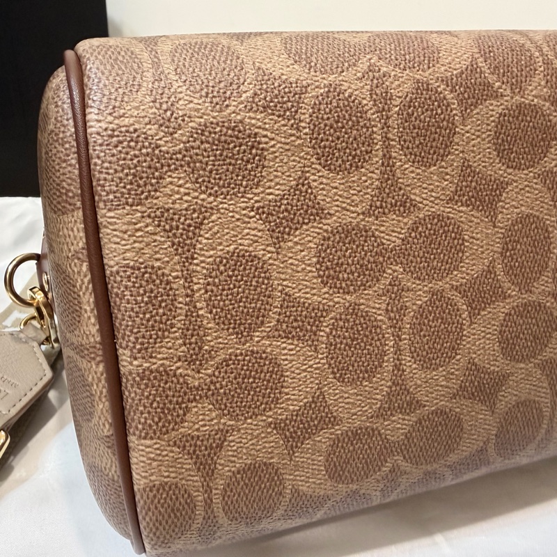 COACH SNOOPY 徽章 貼布 中款 波士頓包 贈LOEWE背帶-8
