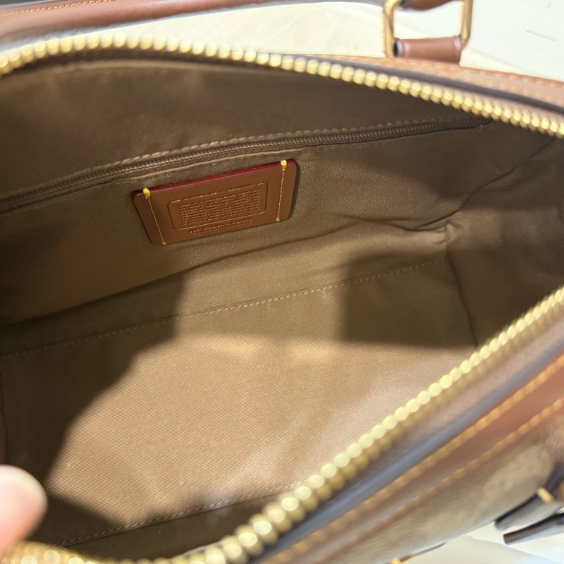 COACH SNOOPY 徽章 貼布 中款 波士頓包 贈LOEWE背帶-10