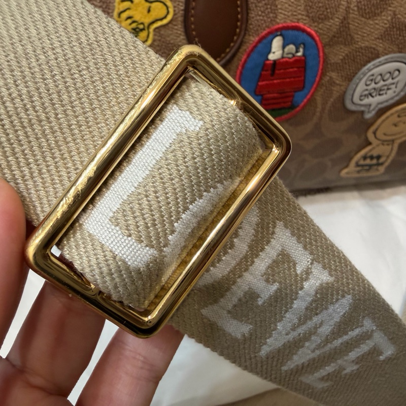 COACH SNOOPY 徽章 貼布 中款 波士頓包 贈LOEWE背帶-13