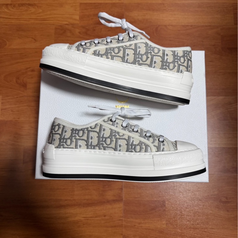 Dior厚底鞋迪奧新款CD刺繡滿印板鞋 灰白色 37.5碼-1