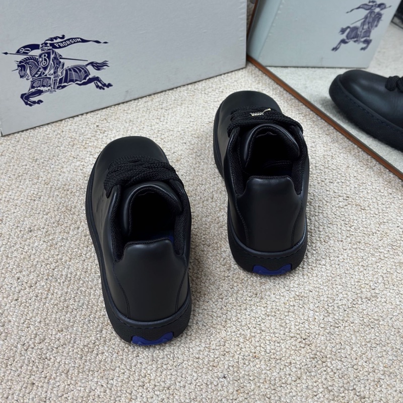 閒置未使用 博柏利Burberry 黑色系帶休閒鞋 經典徽標壓花設計附件:塵袋-3