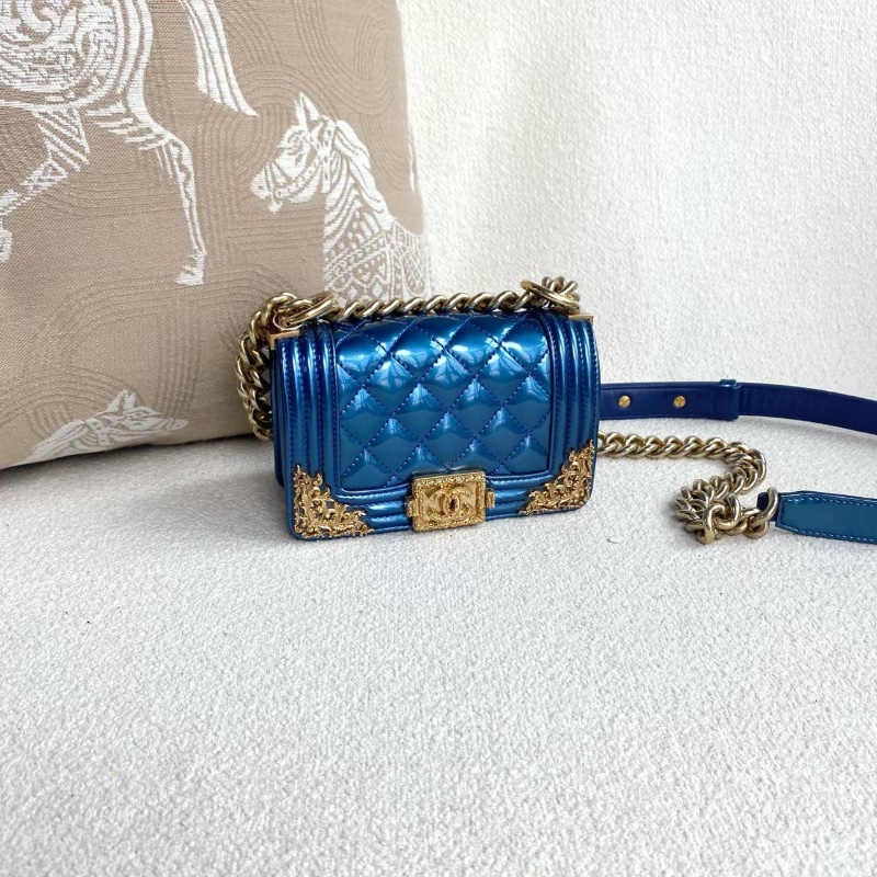 Chanel 宮廷系列miniLebo 藍色漆皮 金扣15*10*6 98新配件塵袋-5