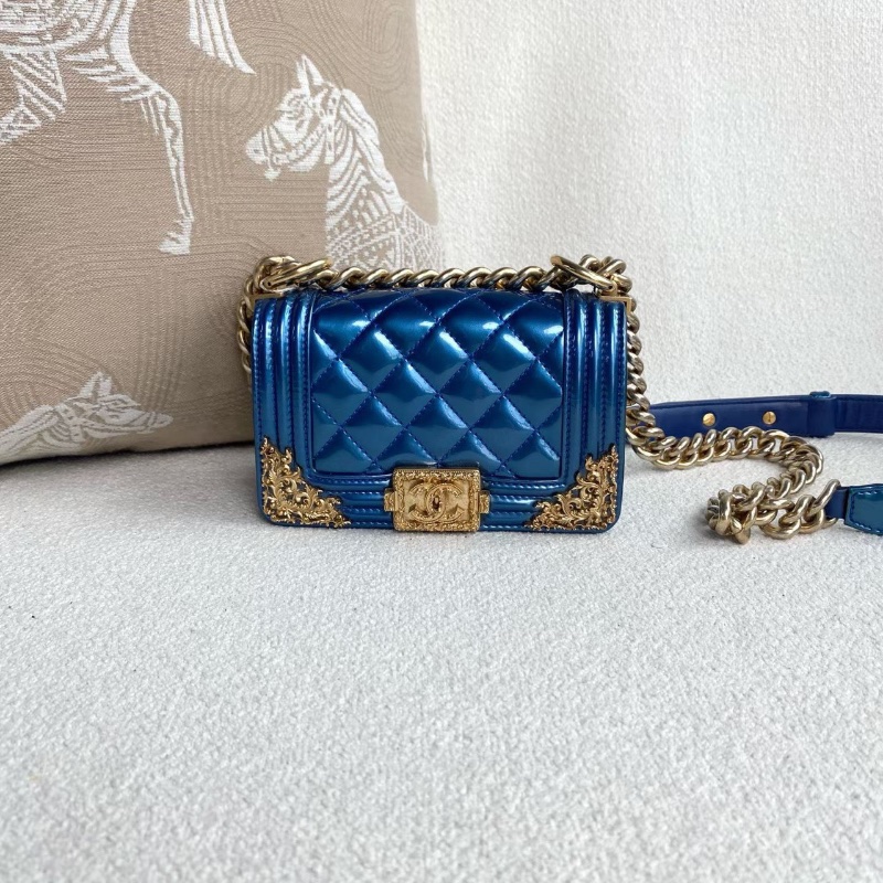 Chanel 宮廷系列miniLebo 藍色漆皮 金扣15*10*6 98新配件塵袋-6