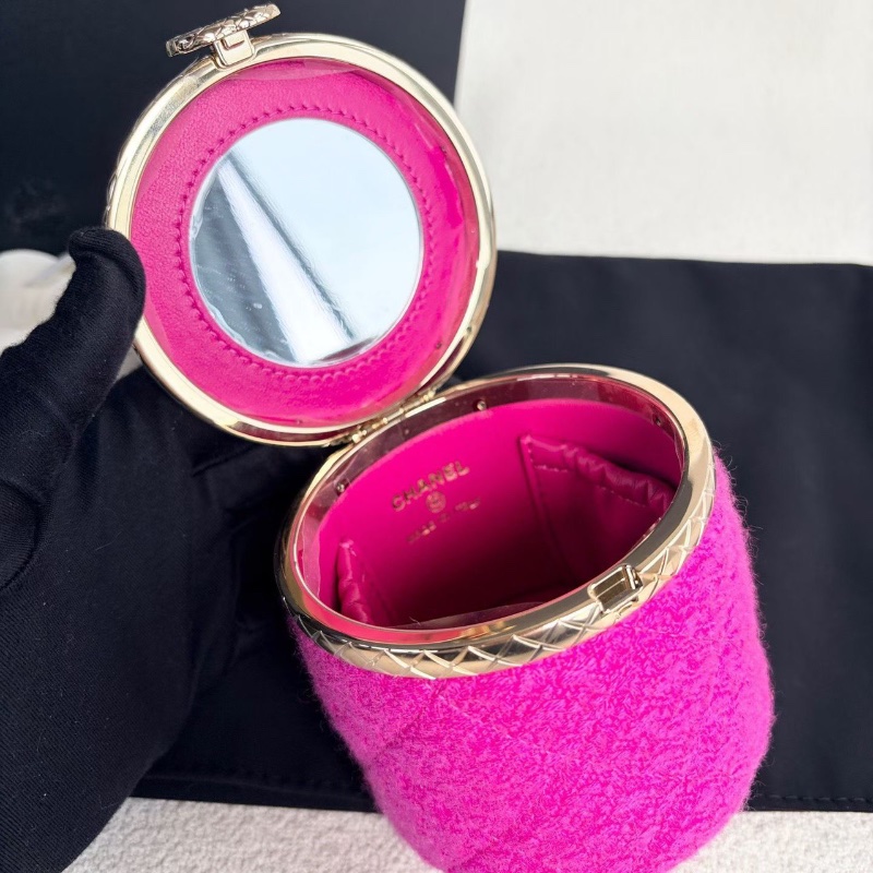 Chanel毛呢拼皮圓桶晚宴化妝包玫紅色金扣 翻蓋帶鏡子8.5*9*8.5 99新配件塵袋-3